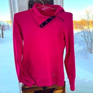 Striking Nike golf top